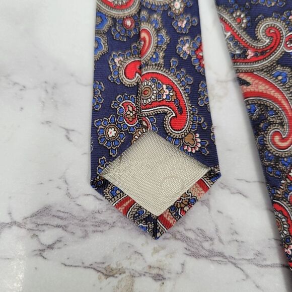 Dior Blue and Red Silk Tie with Paisley Design - Picture 4 of 8